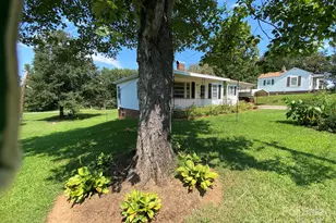 2842 1st Ave NW, Hickory, NC 28601 - Photo 1