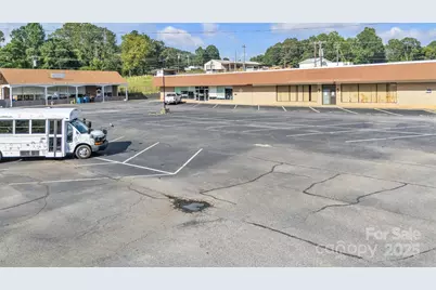 401 E Main Avenue, Taylorsville, NC 28681 - Photo 1