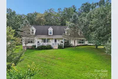 180 Chelsea Nix Lane, Hendersonville, NC 28792 - Photo 1