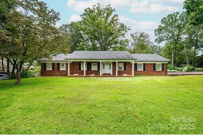 960 16th Avenue Place NW, Hickory, NC 28601 - Photo 1