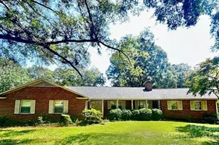 2690 34th St Pl NE, Hickory, NC 28601 - Photo 1