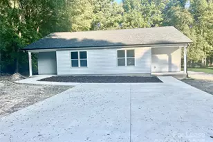 102 Carpenter St, Lincolnton, NC 28092 - Photo 1