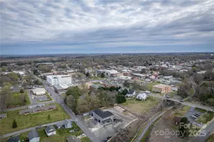 313 Government St, Lincolnton, NC 28092 - Photo 1