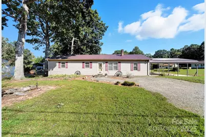 1538 Kings Road, Hickory, NC 28602 - Photo 1