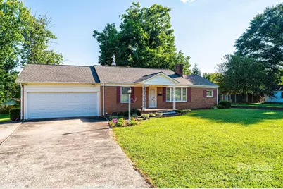 1837 5th Avenue SW, Hickory, NC 28602 - Photo 1