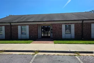 3201 1st Ave SW, Hickory, NC 28602 - Photo 1