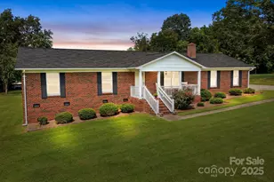 3323 Kelly Rd, Charlotte, NC 28216 - Photo 1