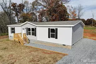 516 Lake Mullis Rd, Harmony, NC 28634 - Photo 1
