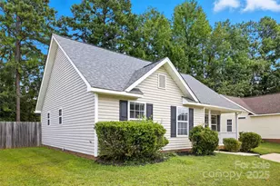 1113 Summit Hills Dr, Charlotte, NC 28214 - Photo 1