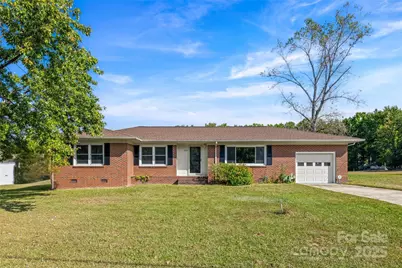 223 W Hammond Street, Heath Springs, SC 29058 - Photo 1