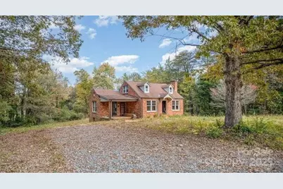 2839 24th Avenue NE, Hickory, NC 28601 - Photo 1