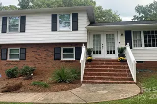 1013 Eaglewood Ave, Charlotte, NC 28212 - Photo 1