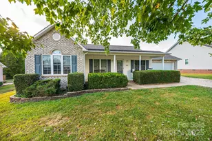 1462 Farmington Hills Dr, Conover, NC 28613 - Photo 1