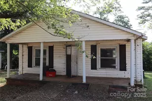 216 N Davis Ave, Newton, NC 28658 - Photo 1