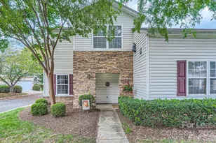 9104 Meadowmont View Dr, Charlotte, NC 28269 - Photo 1