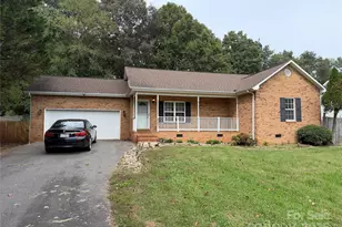 2101 Redberry Ln, Conover, NC 28613 - Photo 1