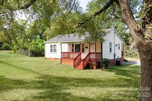 2500 Old Steele Creek Rd, Charlotte, NC 28208 - Photo 1