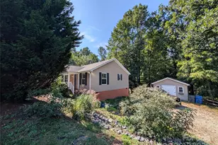 611 Meadowview Dr, Saluda, NC 28773 - Photo 1