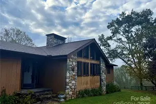 725 Ridge Rd, Spruce Pine, NC 28777 - Photo 1