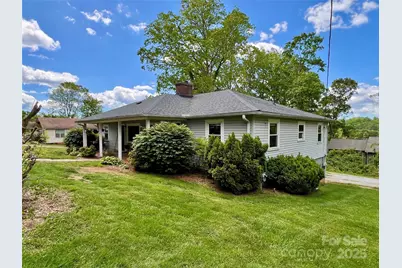 135 Haynes Street, Hendersonville, NC 28791 - Photo 1