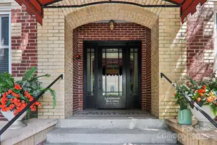 203 6th Ave W, Hendersonville, NC 28739 - Photo 1