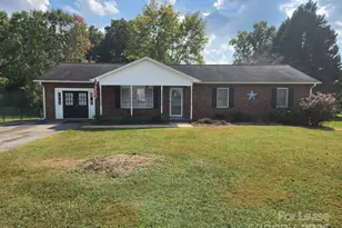 1958 19th Ave Dr NE, Hickory, NC 28601 - Photo 1