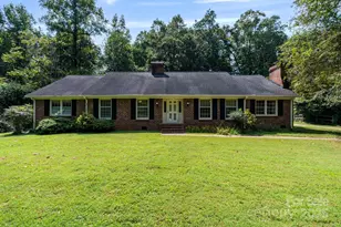 548 Lakenheath Ln, Matthews, NC 28105 - Photo 1