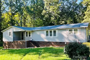 4301 Eagle Chase Dr, Charlotte, NC 28216 - Photo 1