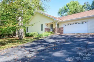 95 BridgetteÂ loop Rd, Hendersonville, NC 28791 - Photo 1