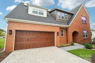 917 Coast Dr, Tega Cay, SC 29708 - Photo 1