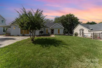 2716 Stowmarket Place, Charlotte, NC 28216 - Photo 1