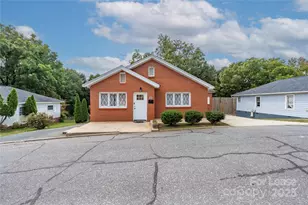 387 Woodlawn Ave, Cramerton, NC 28032 - Photo 1