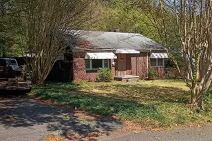 618 5th Ave SW, Hickory, NC 28602 - Photo 1