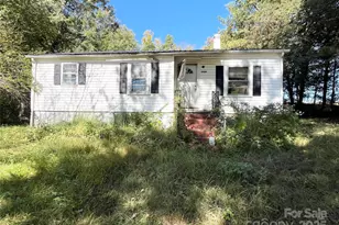 2424 Ashford Cir, High Point, NC 27262 - Photo 1