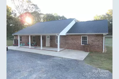 495 S Government Street, Lincolnton, NC 28092 - Photo 1