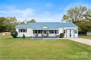 315 21st St SW, Hickory, NC 28602 - Photo 1