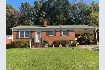 1015 8th Avenue SW, Conover, NC 28613 - Photo 1