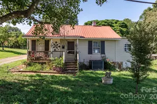 1806 18th St NE, Hickory, NC 28601 - Photo 1