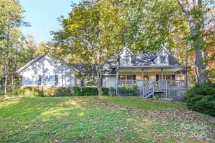 163 Ridgeview Dr, Hendersonville, NC 28792 - Photo 1