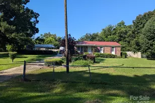 561 Craig Cir, Bennettsville, SC 29512 - Photo 1