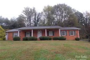 113 Eastwood Park Dr, Lenoir, NC 28645 - Photo 1