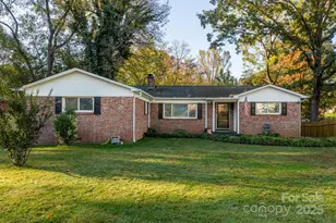 807 15th St NW, Conover, NC 28613 - Photo 1