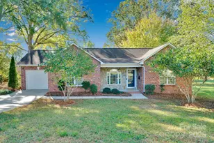 304 W Carpenter St, Maiden, NC 28650 - Photo 1