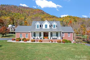 1715 Green Mountain Dr, Burnsville, NC 28714 - Photo 1