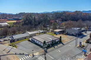 189 E Palmer St, Franklin, NC 28734 - Photo 1