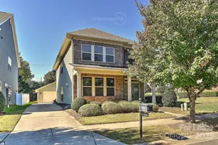 8765 Aspinwall Dr, Charlotte, NC 28216 - Photo 1