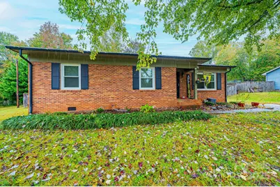 5648 Claridge Drive, Hickory, NC 28602 - Photo 1