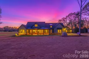 123 Buffalo Creek Dr, Statesville, NC 28677 - Photo 1