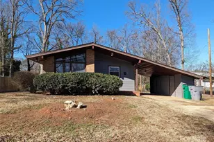 841 Squirrel Hill Rd, Charlotte, NC 28213 - Photo 1