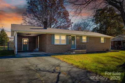 1046 22nd Street NE, Hickory, NC 28601 - Photo 1